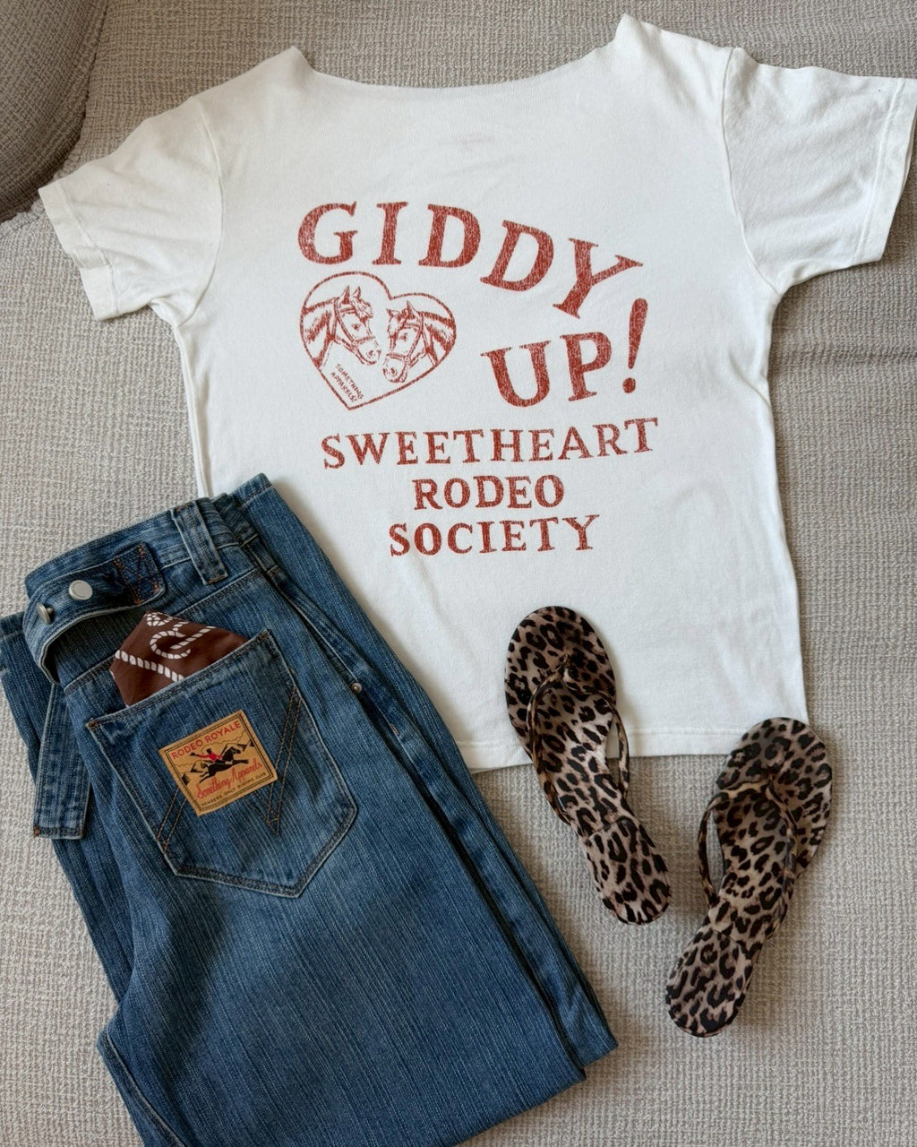 SOMETHING GIDDY UP TEE (OFF-WHITE)