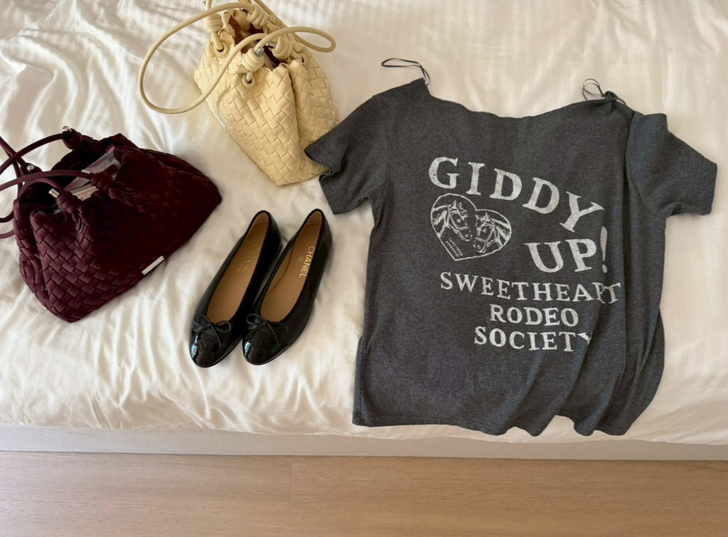 SOMETHING GIDDY UP TEE (CHARCOAL)