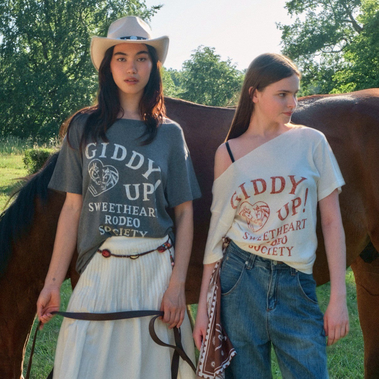SOMETHING GIDDY UP TEE (OFF-WHITE)