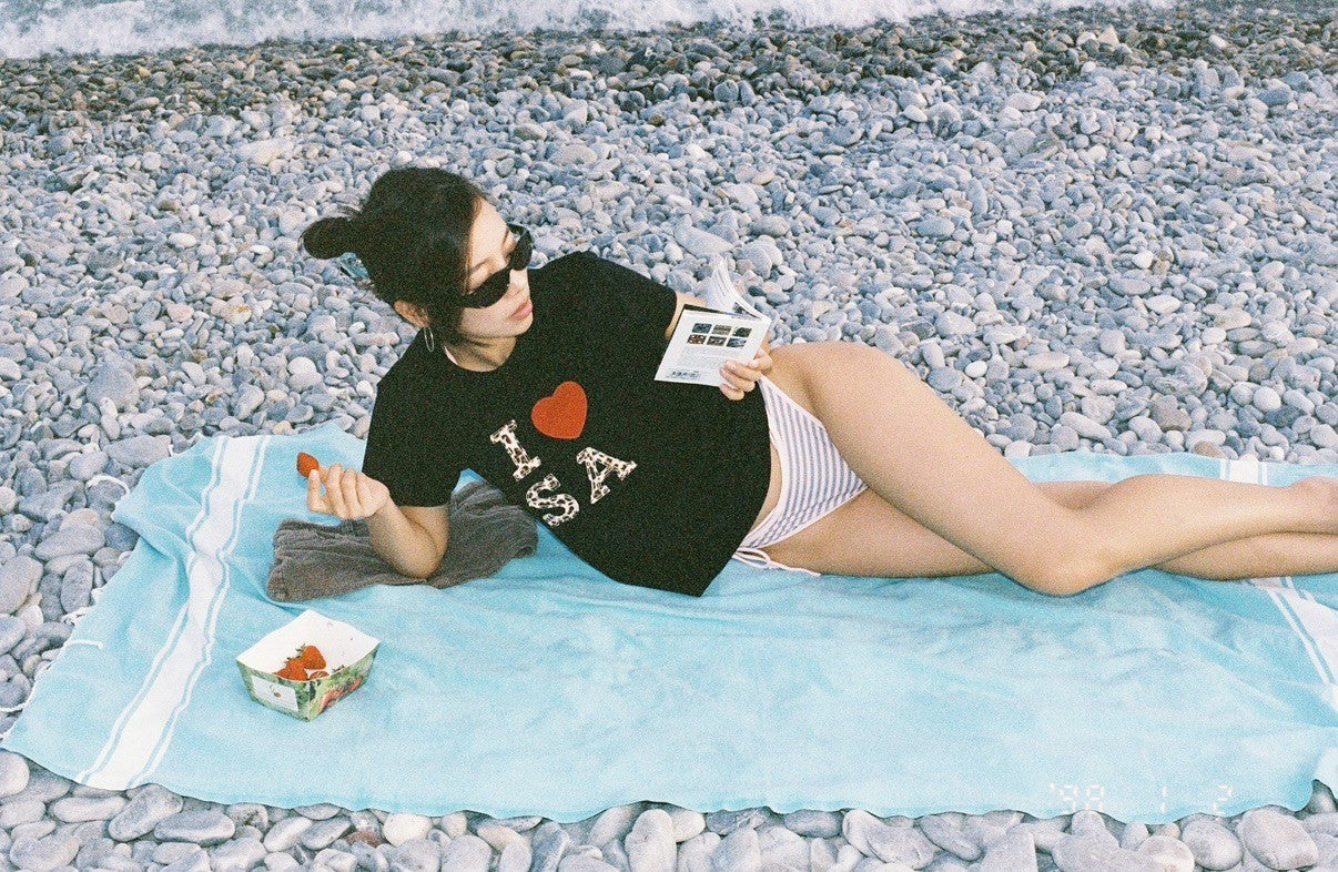 SOMETHING I LOVE SA TEE (BLACK) (10 days PRE-ORDER)