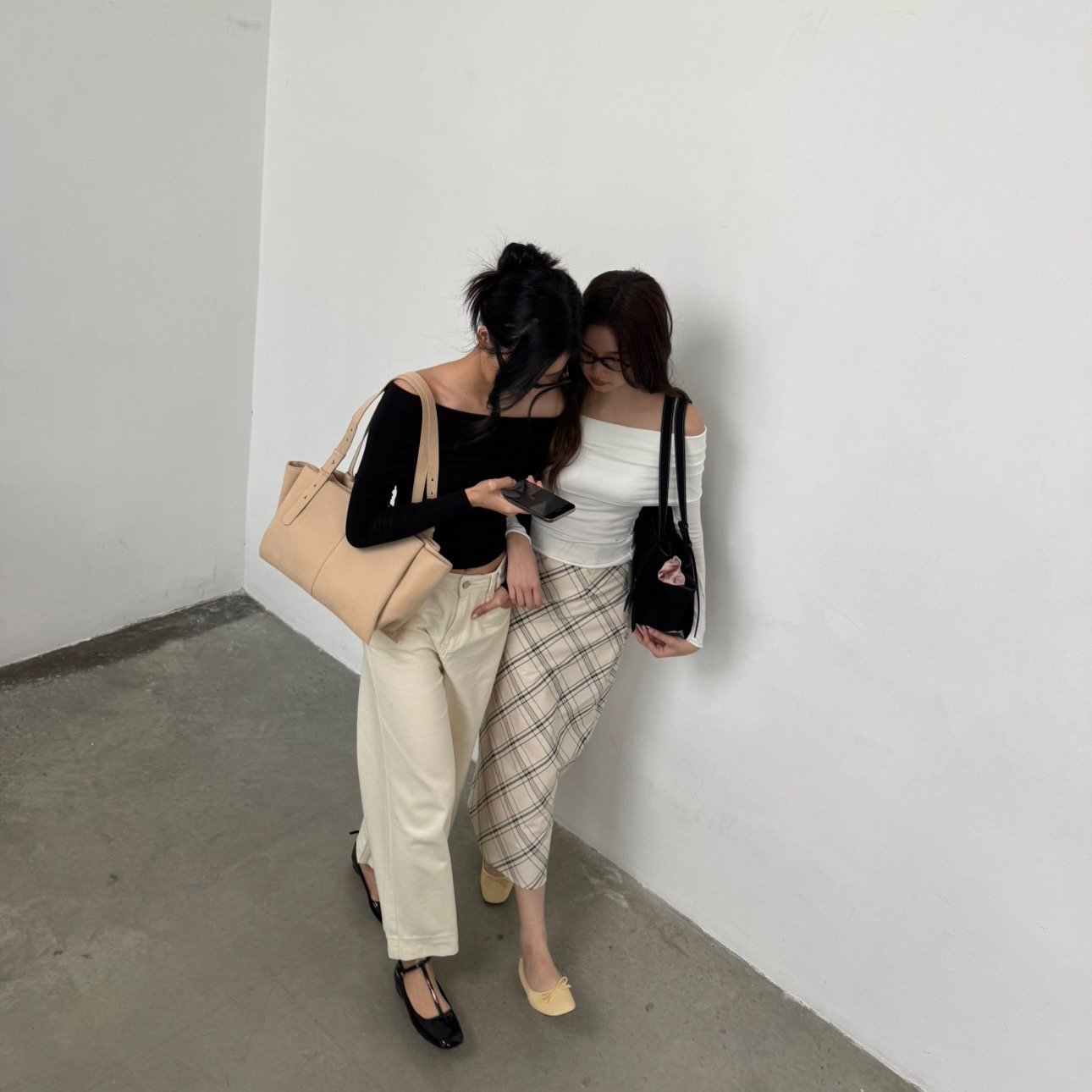 SOMETHING MARSHMALLOW WHIP OFF SHOULDER (WHITE)