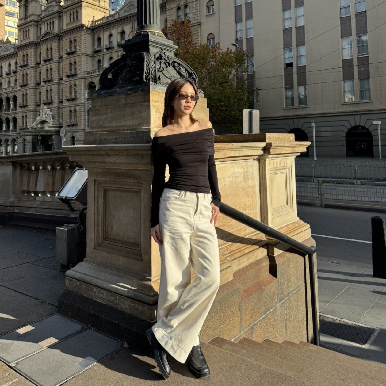 SOMETHING OATMILK JEANS