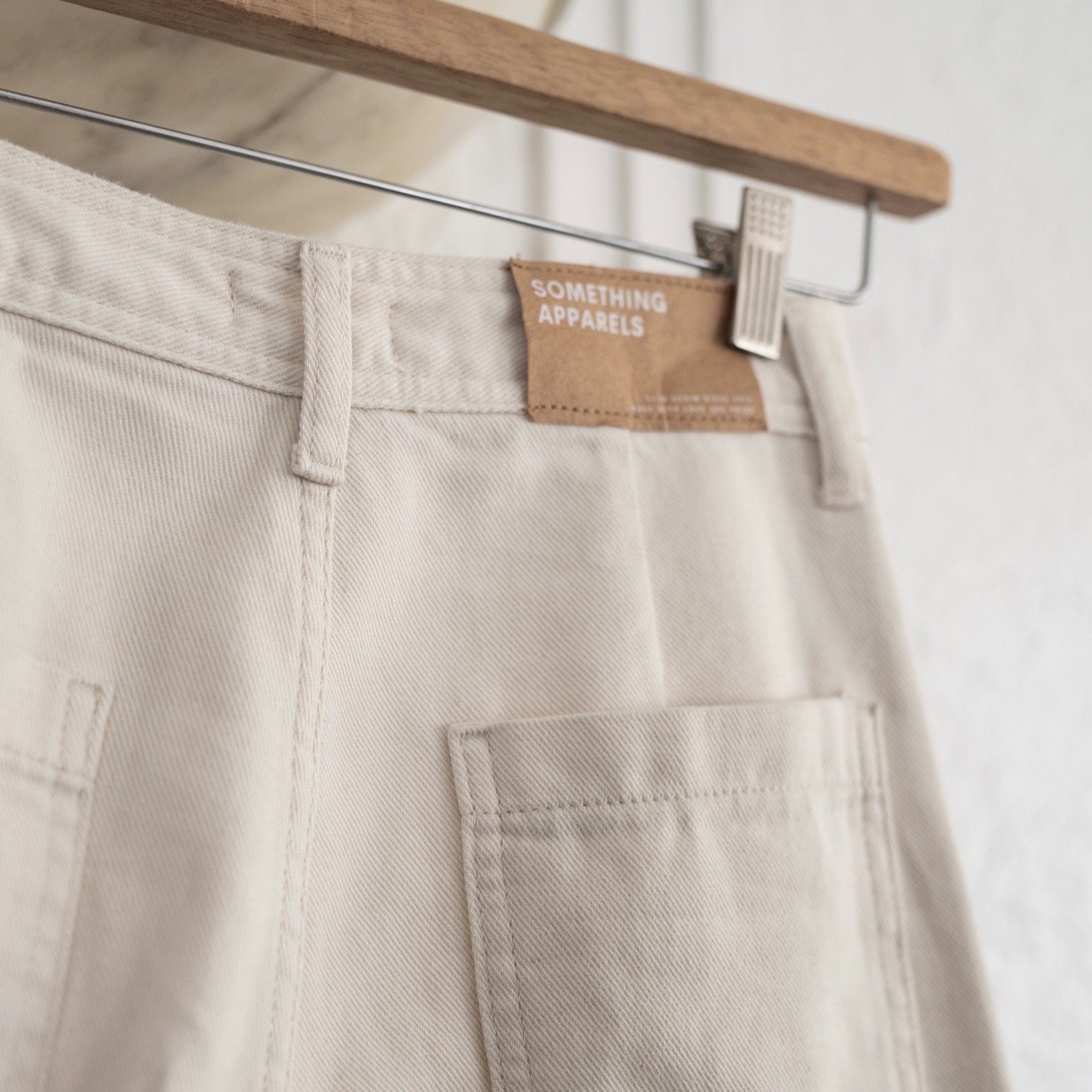 SOMETHING OATMILK JEANS