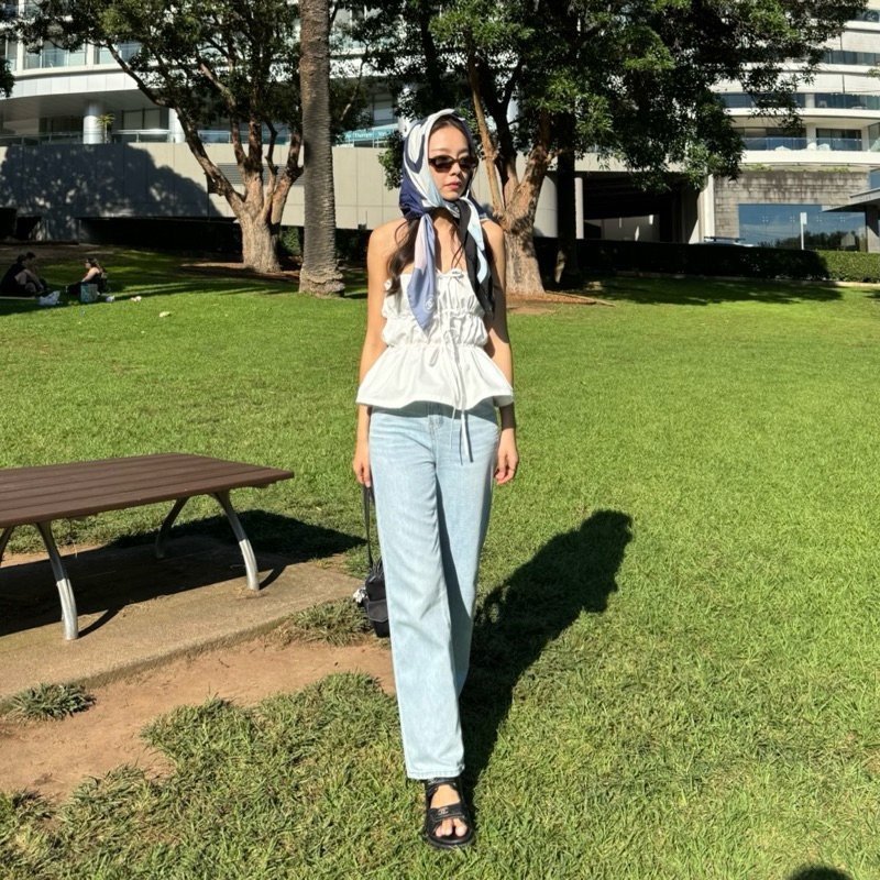 SOMETHING CLOVER FADED JEANS