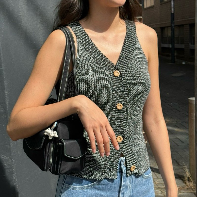 SOMETHING IRIS KNIT VEST (BLACK)